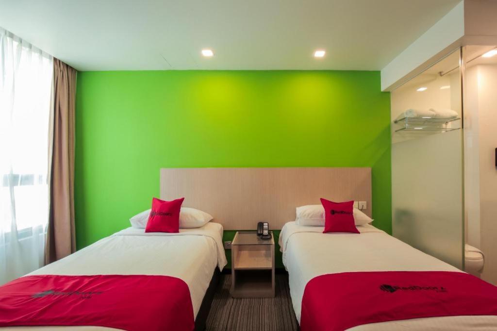 Hotel Reddoorz Premium @ Balestier Singapur Exterior foto