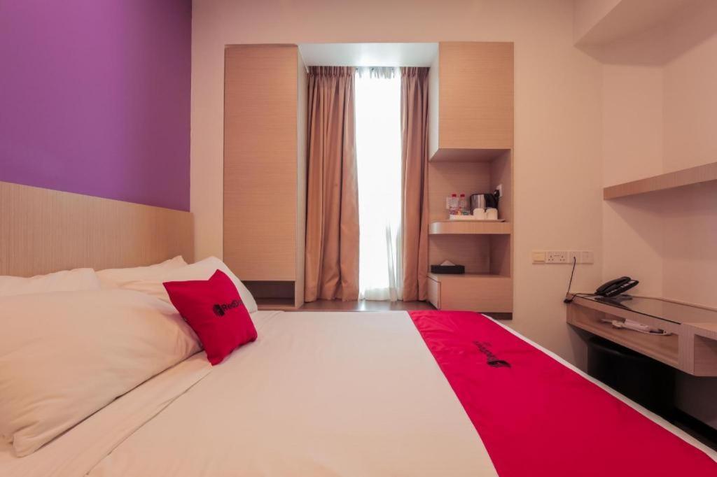 Hotel Reddoorz Premium @ Balestier Singapur Exterior foto