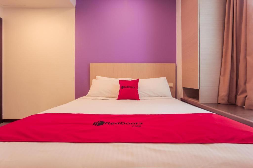 Hotel Reddoorz Premium @ Balestier Singapur Exterior foto
