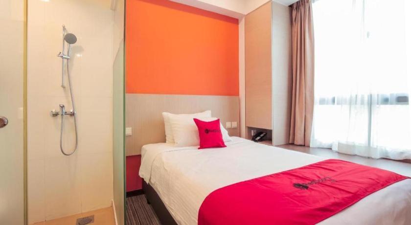 Hotel Reddoorz Premium @ Balestier Singapur Exterior foto