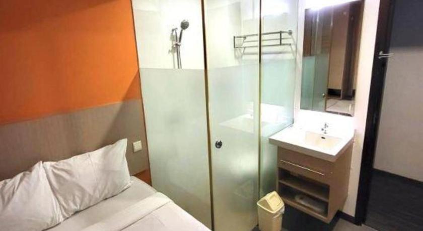 Hotel Reddoorz Premium @ Balestier Singapur Exterior foto