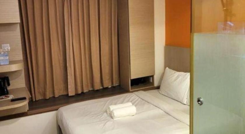 Hotel Reddoorz Premium @ Balestier Singapur Exterior foto