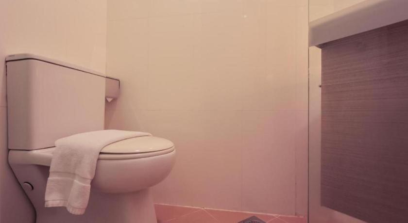 Hotel Reddoorz Premium @ Balestier Singapur Exterior foto