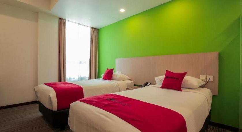 Hotel Reddoorz Premium @ Balestier Singapur Exterior foto